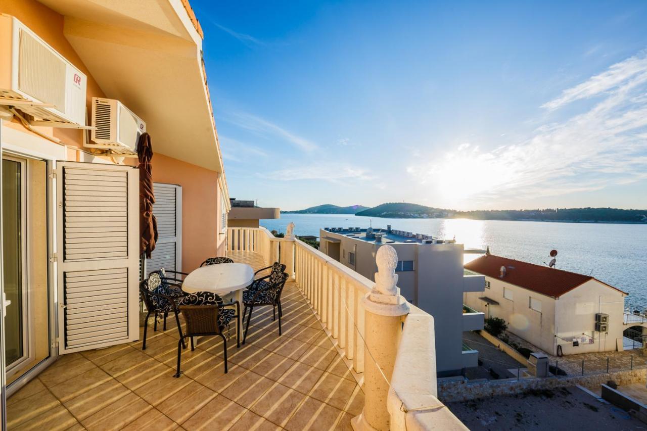 Apartamenty Z Basenem Ilja ロゴズニッツァ エクステリア 写真