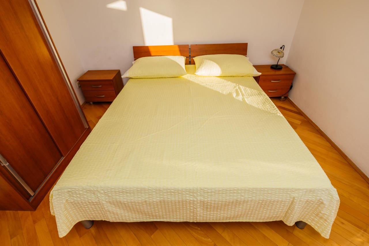 Apartamenty Z Basenem Ilja ロゴズニッツァ エクステリア 写真