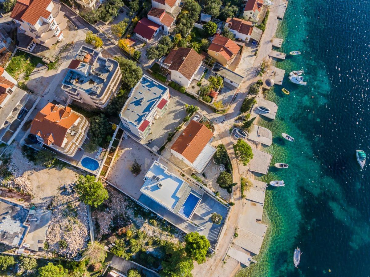 Apartamenty Z Basenem Ilja ロゴズニッツァ エクステリア 写真
