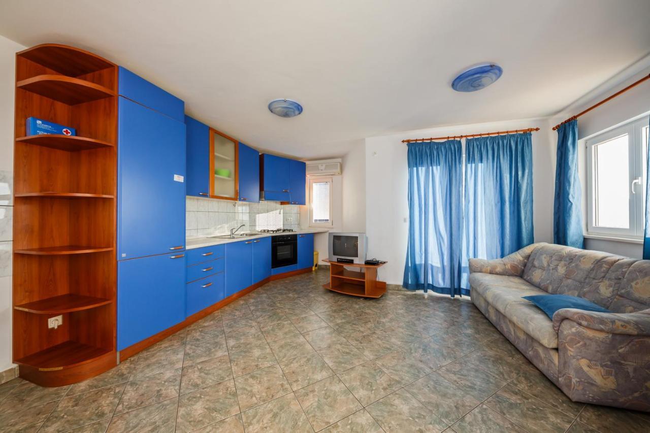Apartamenty Z Basenem Ilja ロゴズニッツァ エクステリア 写真