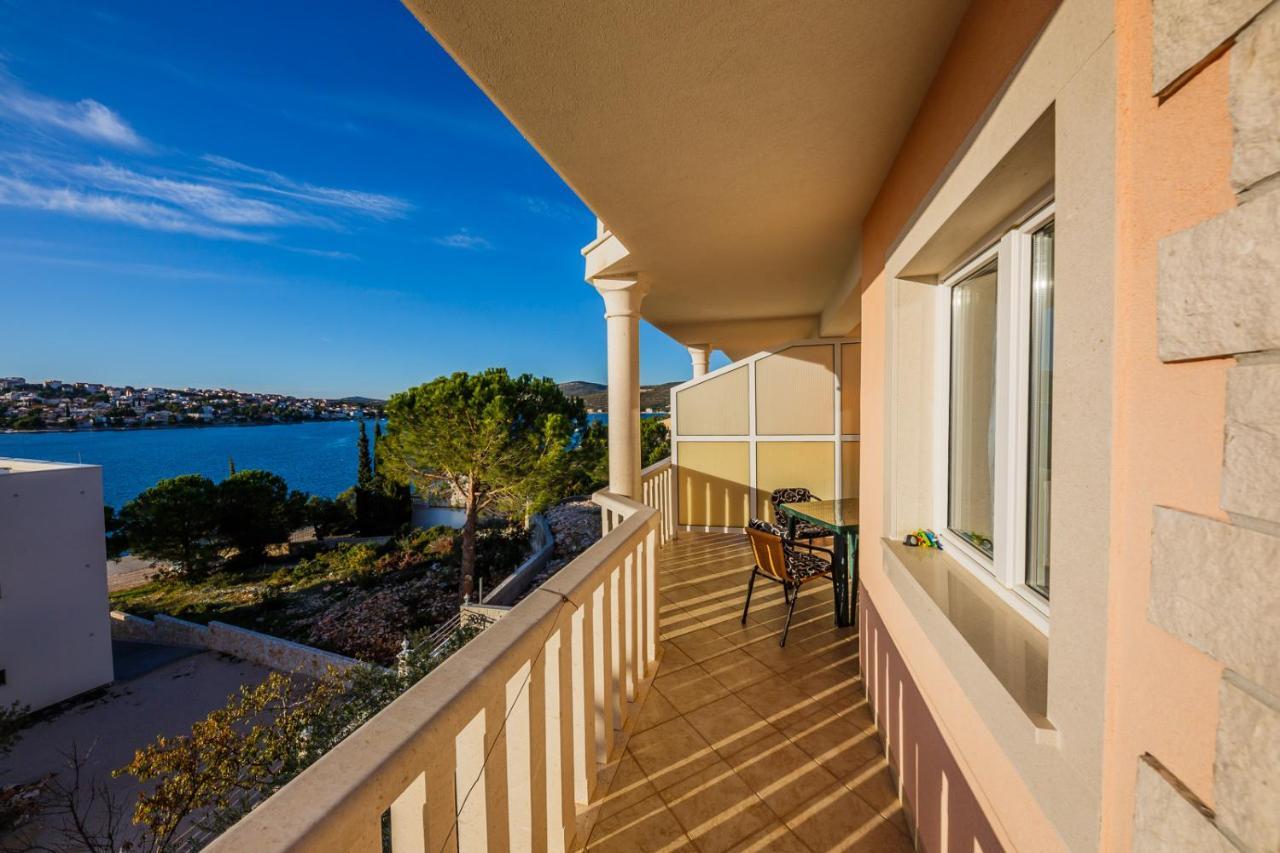 Apartamenty Z Basenem Ilja ロゴズニッツァ エクステリア 写真
