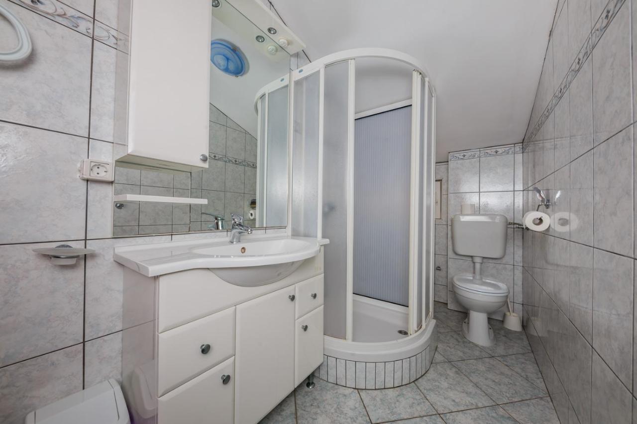 Apartamenty Z Basenem Ilja ロゴズニッツァ エクステリア 写真